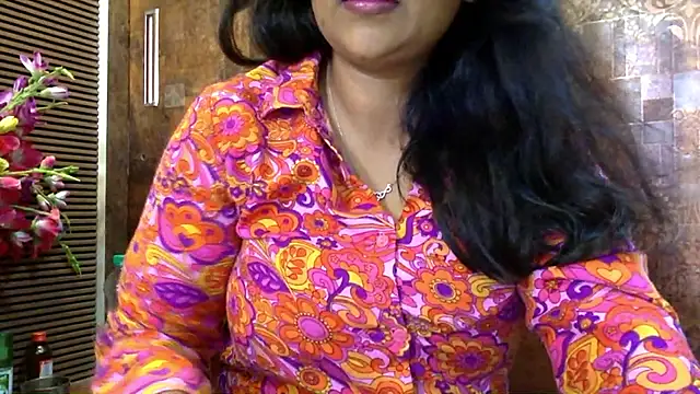 Snapshot of HaaniKaur chatting on 02/23/26, 10:12 HaaniKaur online show from 02/23/26, 10:12