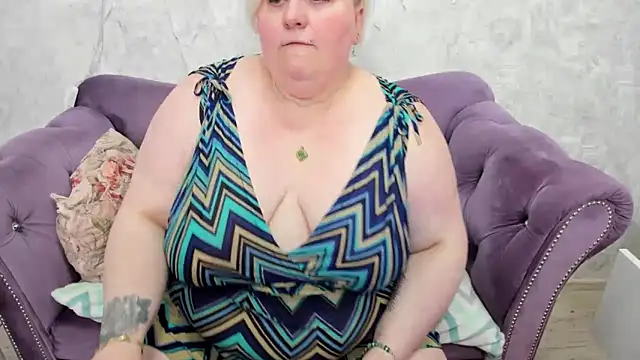 fashiona online show from 02/11/25, 10:48