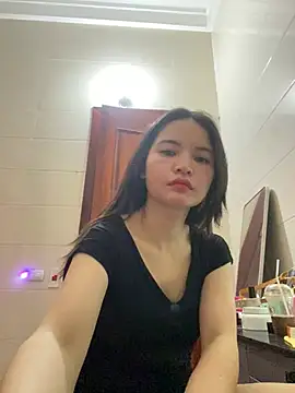Snapshot of LiLi-Kirix99 chatting on 06/22/26, 06:38 LiLi-Kirix99 online show from 06/22/26, 06:38