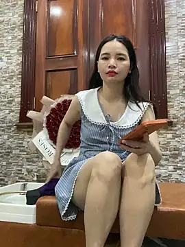 Snapshot of LiLi-Kirix99 chatting on 06/29/26, 07:58 LiLi-Kirix99 online show from 06/29/26, 07:58
