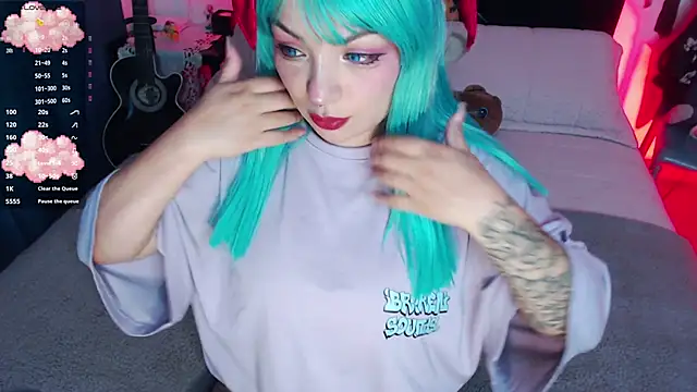 Snapshot of Theprojectsaraa chatting on 01/12/25, 10:43 Theprojectsaraa online show from 01/12/25, 10:43