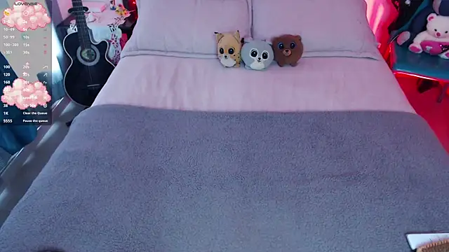 Snapshot of Theprojectsaraa chatting on 02/11/25, 03:18 Theprojectsaraa online show from 02/11/25, 03:18