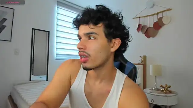 Snapshot of mateoleonee chatting on 01/09/25, 08:01 mateoleonee online show from 01/09/25, 08:01