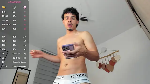 Snapshot of mateoleonee chatting on 01/11/25, 06:56 mateoleonee online show from 01/11/25, 06:56