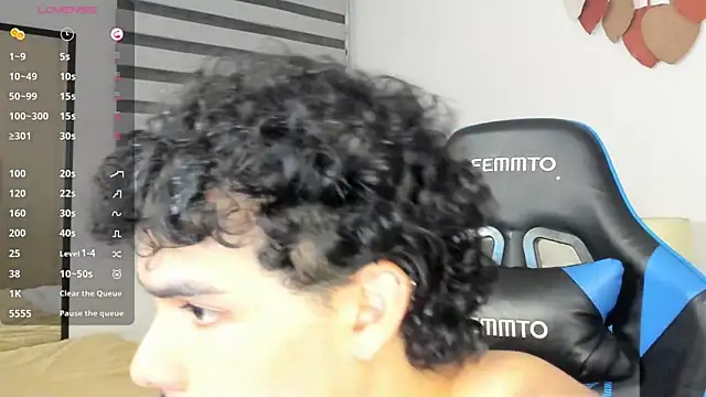 Snapshot of mateoleonee chatting on 01/25/25, 03:40 mateoleonee online show from 01/25/25, 03:40