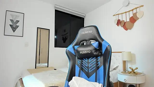 Snapshot of mateoleonee chatting on 03/01/25, 12:17 mateoleonee online show from 03/01/25, 12:17