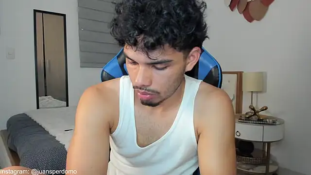 Snapshot of mateoleonee chatting on 03/11/25, 03:37 mateoleonee online show from 03/11/25, 03:37