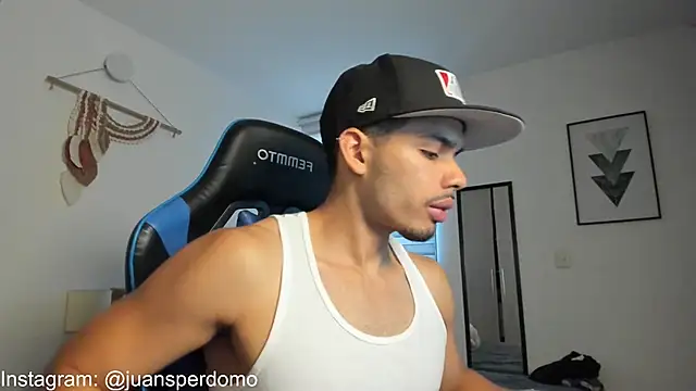 Snapshot of mateoleonee chatting on 09/08/25, 07:24 mateoleonee online show from 09/08/25, 07:24