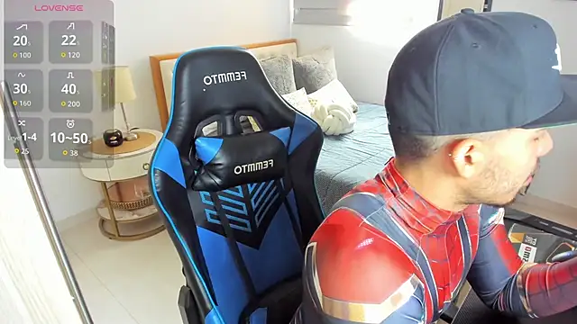 Snapshot of mateoleonee chatting on 10/16/25, 01:56 mateoleonee online show from 10/16/25, 01:56