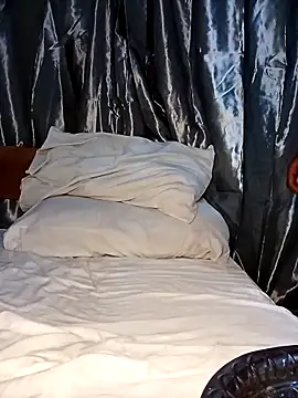 Snapshot of sexxylucia chatting on 09/17/25, 06:09 sexxylucia online show from 09/17/25, 06:09