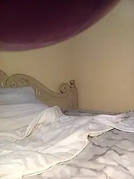 Snapshot of sexxylucia chatting on 09/21/25, 12:45 sexxylucia online show from 09/21/25, 12:45