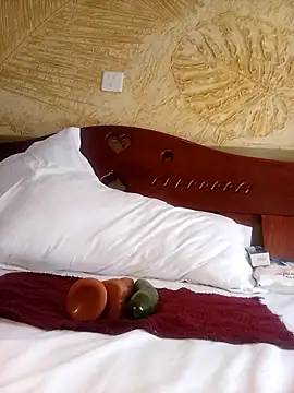 Snapshot of sexxylucia chatting on 09/28/25, 07:25 sexxylucia online show from 09/28/25, 07:25