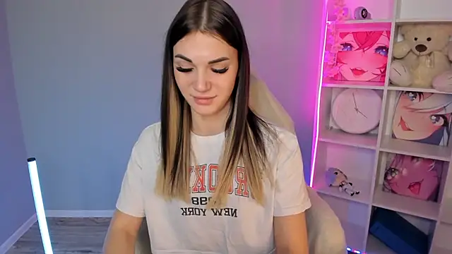 Hellen Moore online show from 12/18/24, 01:05