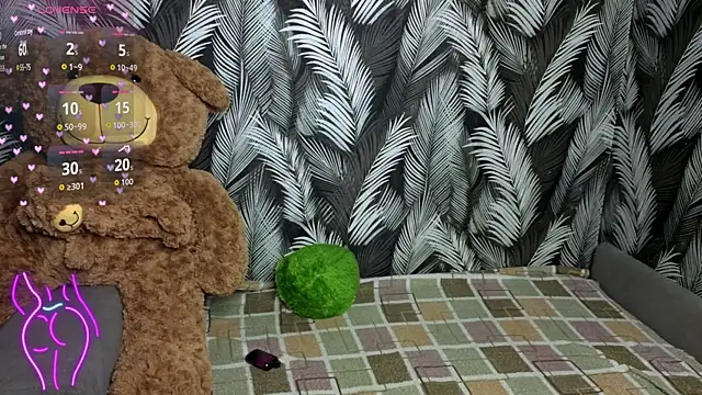 Hellen Moore online show from 10/04/25, 12:19