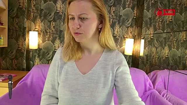 Snapshot of BigBoobsARRI chatting on 04/04/26, 10:24 BigBoobsARRI online show from 04/04/26, 10:24