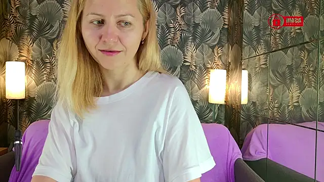 Snapshot of BigBoobsARRI chatting on 04/16/26, 09:10 BigBoobsARRI online show from 04/16/26, 09:10