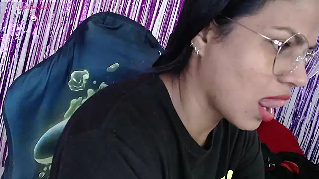 SweetAlmaa online show from 11/28/25, 10:07