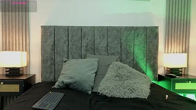 Snapshot of Ema_Stone65 chatting on 09/15/25, 09:59 Ema Stone65 online show from 09/15/25, 09:59