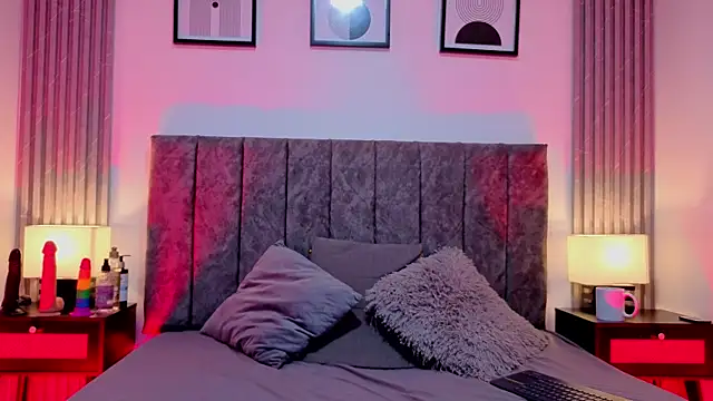 Snapshot of Ema_Stone65 chatting on 10/08/25, 07:55 Ema Stone65 online show from 10/08/25, 07:55