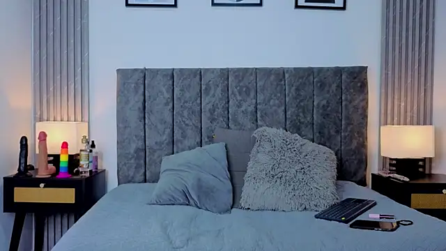 Snapshot of Ema_Stone65 chatting on 10/14/25, 01:56 Ema Stone65 online show from 10/14/25, 01:56