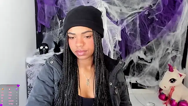 Marce 22 online show from 10/15/25, 04:40