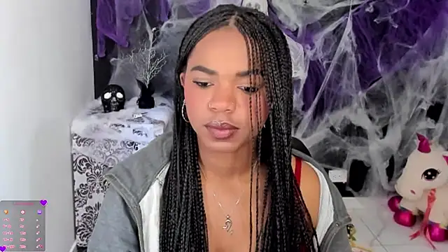 Marce 22 online show from 10/22/25, 03:45