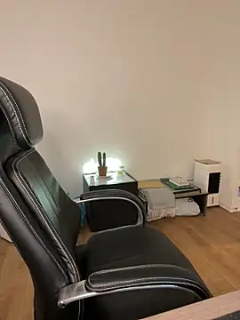 Snapshot of Fancy-Francy chatting on 12/12/24, 06:31 Fancy-Francy online show from 12/12/24, 06:31