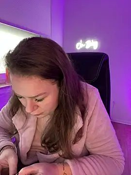 Snapshot of Fancy-Francy chatting on 02/20/25, 07:12 Fancy-Francy online show from 02/20/25, 07:12