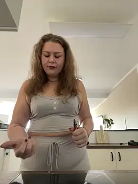 Snapshot of Fancy-Francy chatting on 03/21/25, 10:06 Fancy-Francy online show from 03/21/25, 10:06