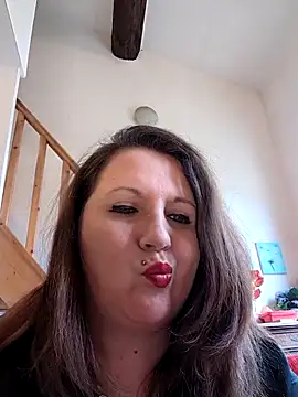 Snapshot of Candy-Desire chatting on 03/18/25, 12:47 Candy-Desire online show from 03/18/25, 12:47