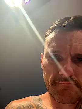 UnCuTupTheBuTT online show from 09/17/25, 02:30