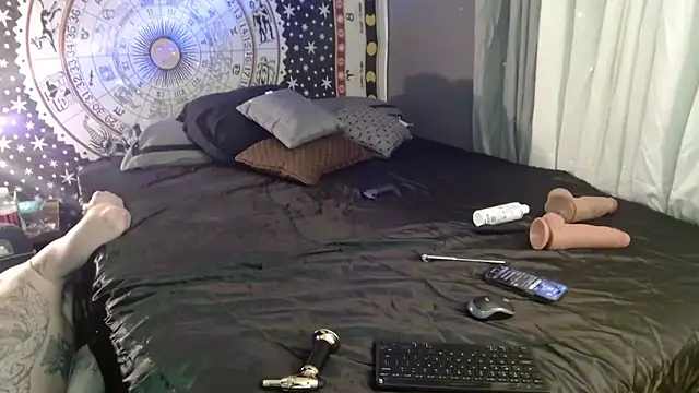 UnCuTupTheBuTT online show from 01/13/26, 10:42