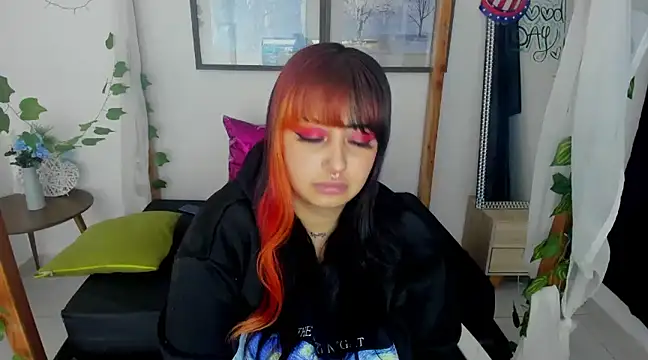 lussyevans24 online show from 01/22/25, 07:46