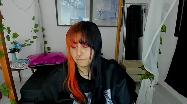 lussyevans24 online show from 01/23/25, 07:11