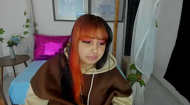 lussyevans24 online show from 01/28/25, 07:22