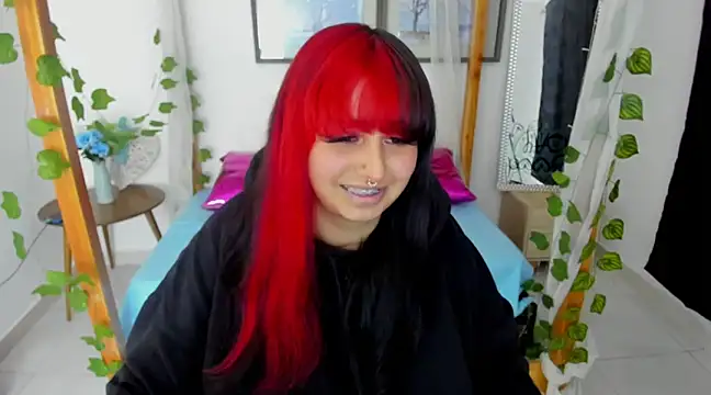 lussyevans24 online show from 02/07/25, 07:29