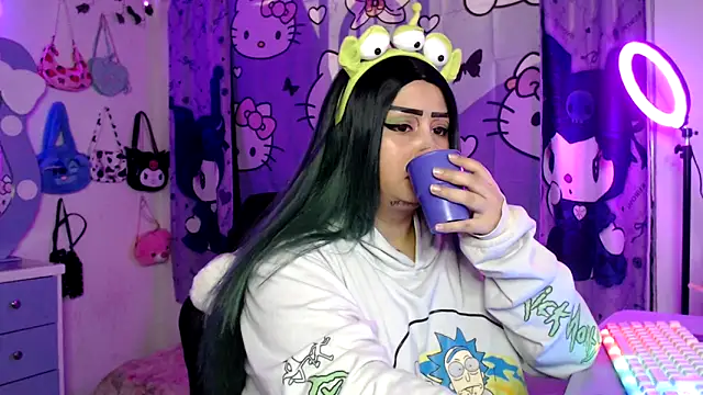 lussyevans24 online show from 10/27/25, 05:33