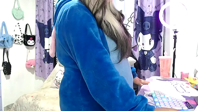 lussyevans24 online show from 11/17/25, 03:12