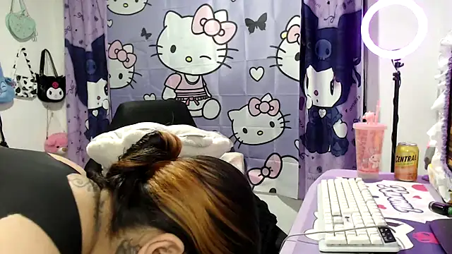 lussyevans24 online show from 11/23/25, 04:34