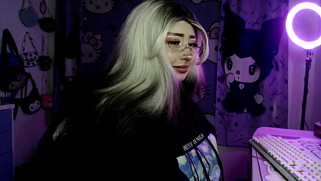 lussyevans24 online show from 03/23/26, 04:16