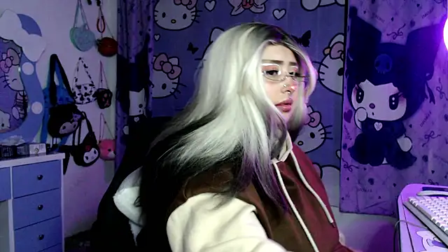 lussyevans24 online show from 03/24/26, 04:28