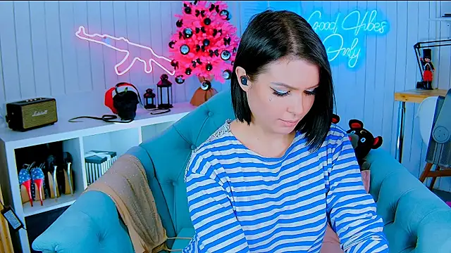 My toys pink online show from 01/04/25, 10:13