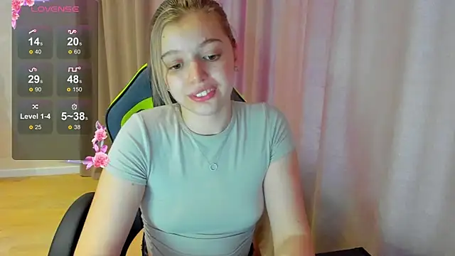 Snapshot of Nicky_Rosee chatting on 12/14/25, 04:29 Nicky Rosee online show from 12/14/25, 04:29