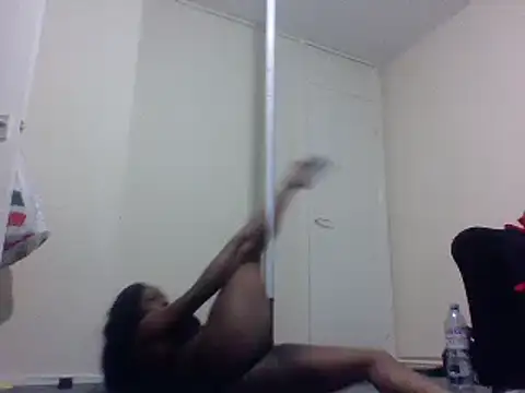 Snapshot of Cinderella_Jewels_ chatting on 01/19/25, 09:34 Cinderella Jewels online show from 01/19/25, 09:34