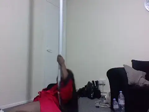 Snapshot of Cinderella_Jewels_ chatting on 01/30/25, 01:00 Cinderella Jewels online show from 01/30/25, 01:00