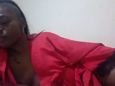 Snapshot of Cinderella_Jewels_ chatting on 02/16/25, 04:31 Cinderella Jewels online show from 02/16/25, 04:31