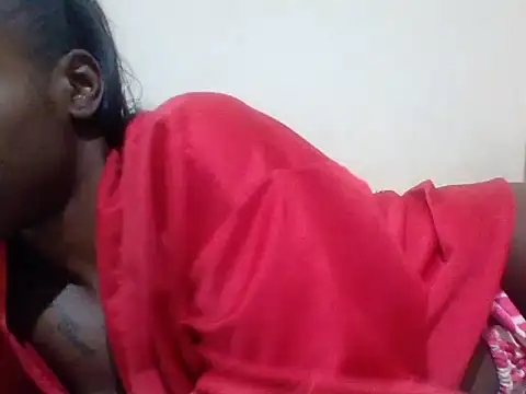 Snapshot of Cinderella_Jewels_ chatting on 02/17/25, 01:47 Cinderella Jewels online show from 02/17/25, 01:47