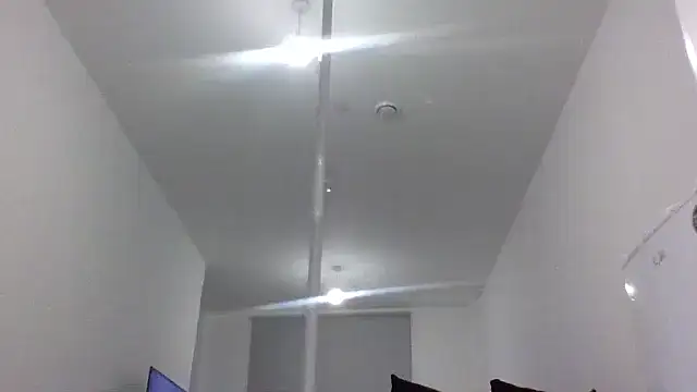 Snapshot of Cinderella_Jewels_ chatting on 10/21/25, 08:53 Cinderella Jewels online show from 10/21/25, 08:53