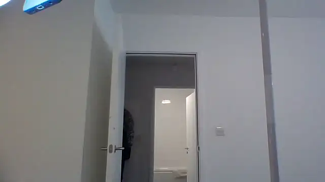 Snapshot of Cinderella_Jewels_ chatting on 10/24/25, 01:29 Cinderella Jewels online show from 10/24/25, 01:29