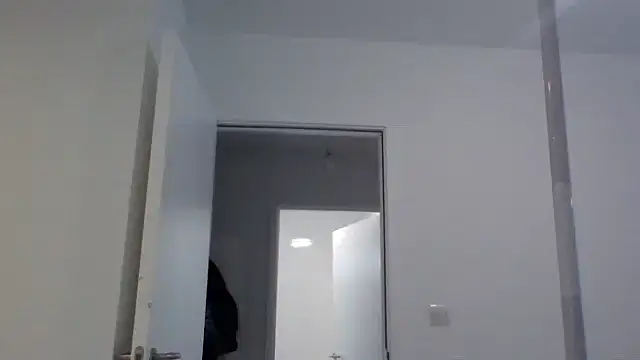 Snapshot of Cinderella_Jewels_ chatting on 11/06/25, 12:06 Cinderella Jewels online show from 11/06/25, 12:06